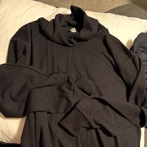 Uniqlo Black Cowl Neck Turtleneck Sweater
